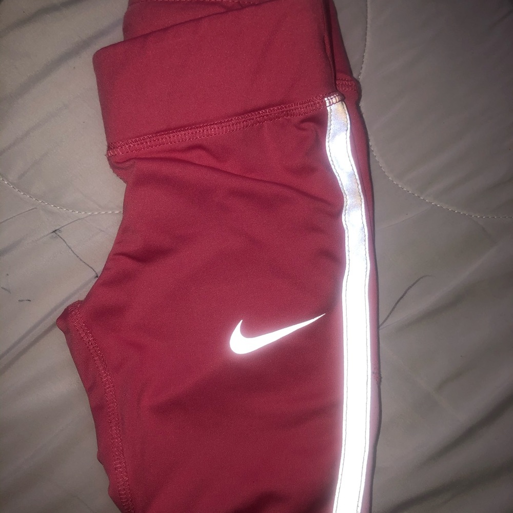 Nike - Picture 2 of 7